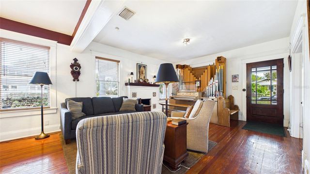 5710 N BRANCH AVENUE, Tampa, FL 33604