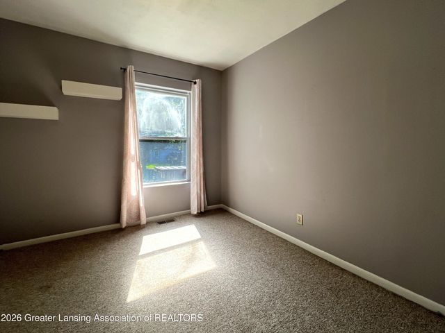 616 S Fairview Avenue, Lansing, MI 48912