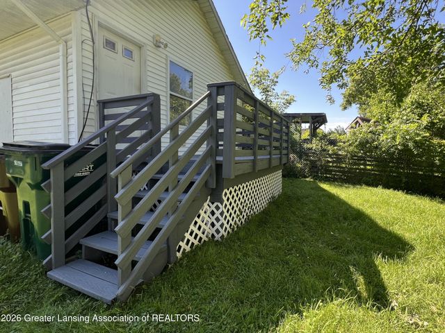 616 S Fairview Avenue, Lansing, MI 48912