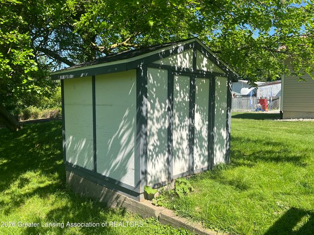 616 S Fairview Avenue, Lansing, MI 48912