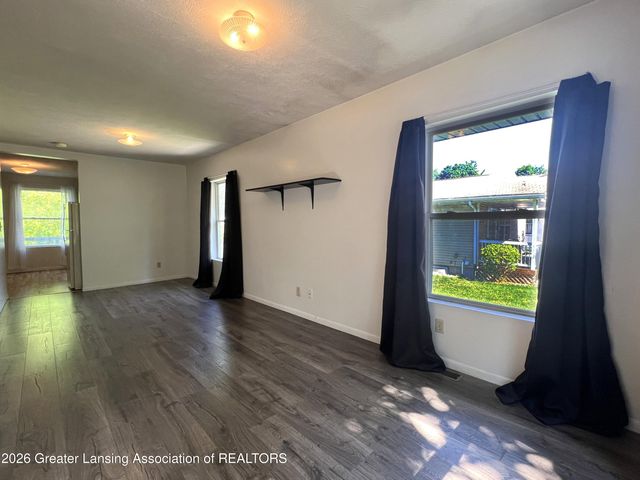 616 S Fairview Avenue, Lansing, MI 48912