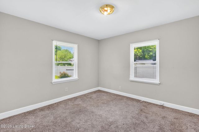 4130 Hillview Ave, Louisville, KY 40216