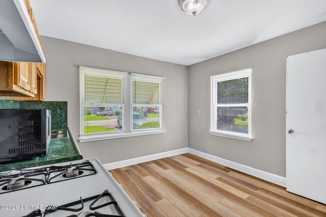 4130 Hillview Ave, Louisville, KY 40216