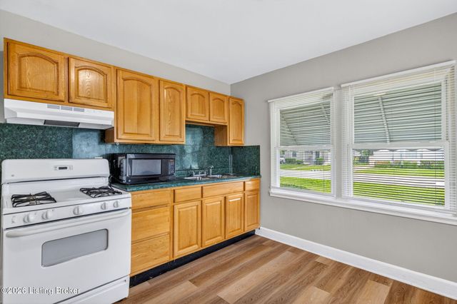 4130 Hillview Ave, Louisville, KY 40216