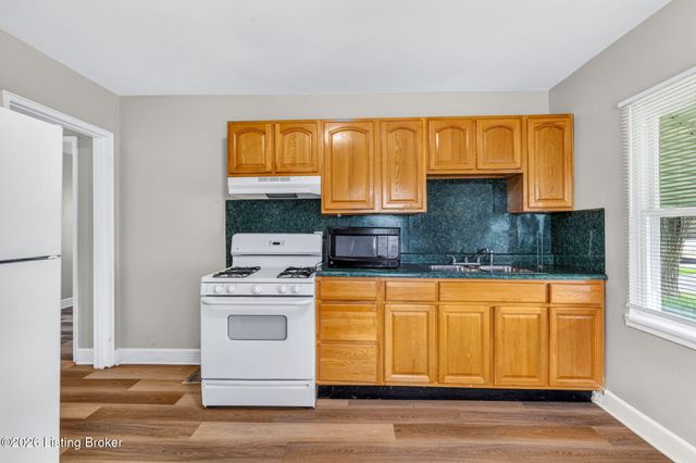 4130 Hillview Ave, Louisville, KY 40216