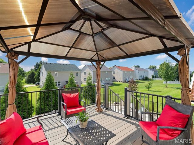 86 Fountainview Drive, St Charles, MO 63303