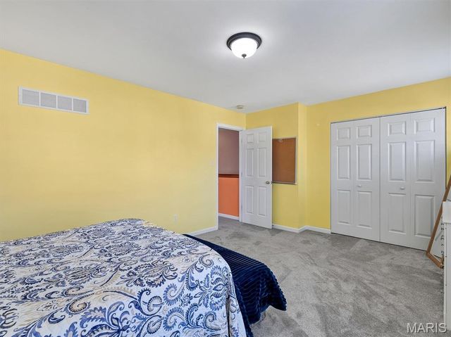 86 Fountainview Drive, St Charles, MO 63303