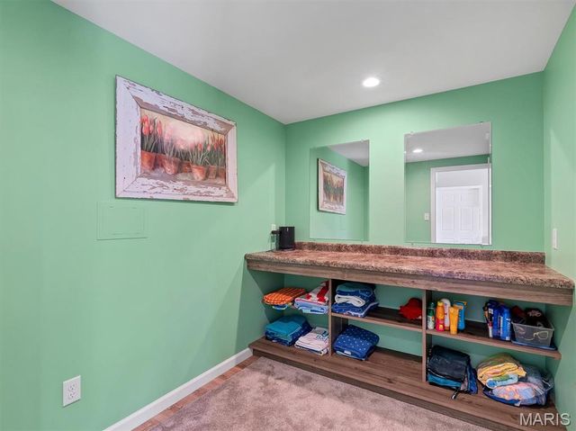 86 Fountainview Drive, St Charles, MO 63303