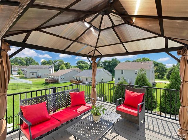 86 Fountainview Drive, St Charles, MO 63303