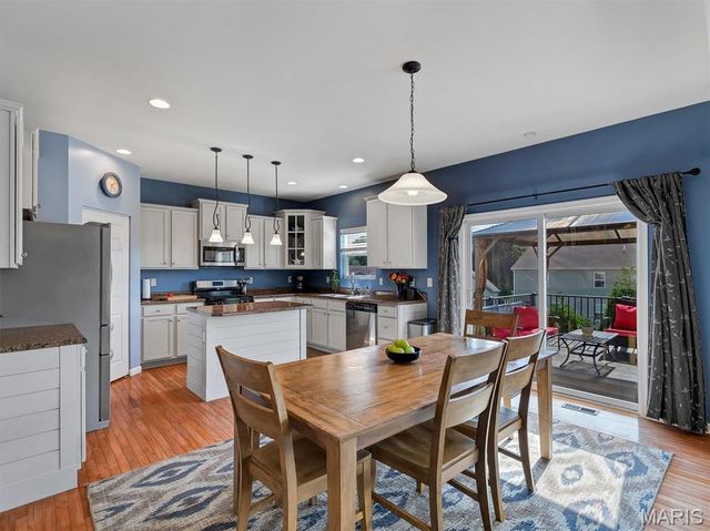86 Fountainview Drive, St Charles, MO 63303