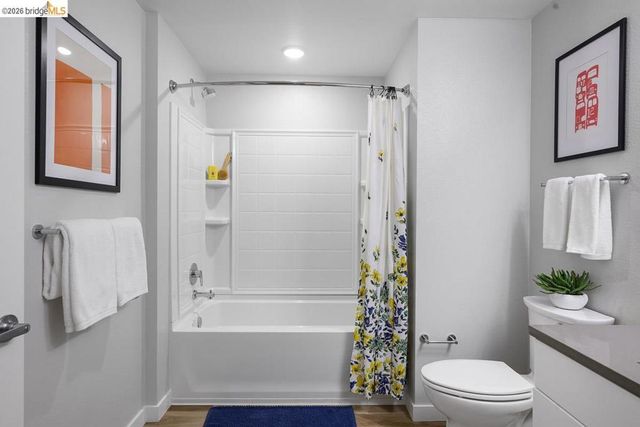 260 260 Brooklyn Basin Way 452, Oakland, CA 94606