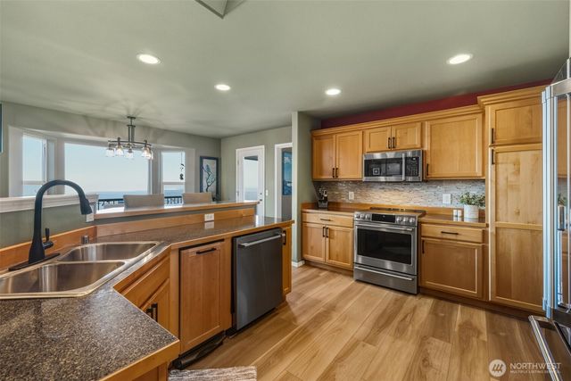 855 Louella Heights Drive, Sequim, WA 98382