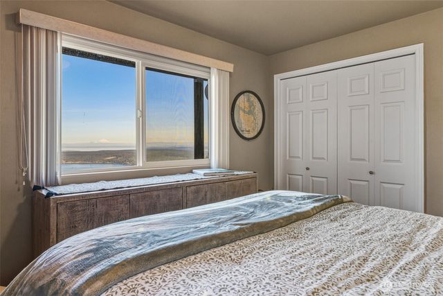 855 Louella Heights Drive, Sequim, WA 98382