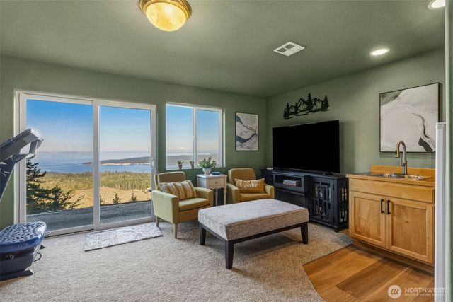 855 Louella Heights Drive, Sequim, WA 98382