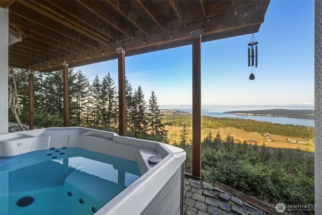 855 Louella Heights Drive, Sequim, WA 98382
