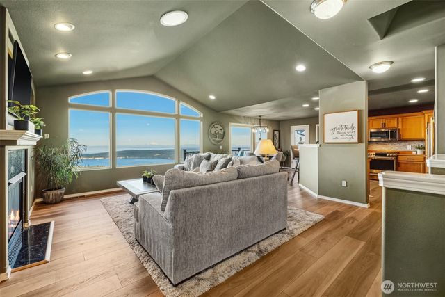 855 Louella Heights Drive, Sequim, WA 98382