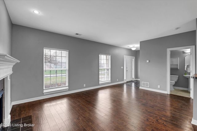 4008 Saddlecreek Ct, Louisville, KY 40245