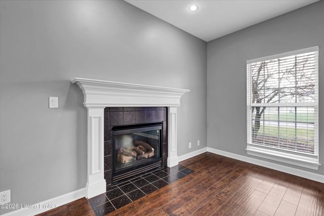 4008 Saddlecreek Ct, Louisville, KY 40245