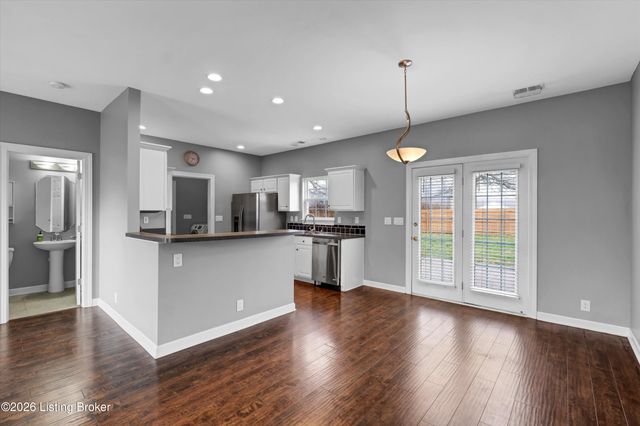 4008 Saddlecreek Ct, Louisville, KY 40245