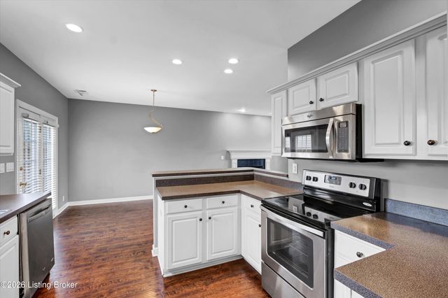 4008 Saddlecreek Ct, Louisville, KY 40245