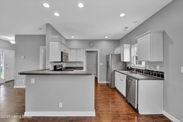 4008 Saddlecreek Ct, Louisville, KY 40245