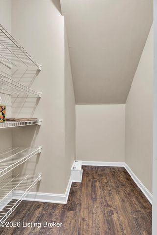 4008 Saddlecreek Ct, Louisville, KY 40245