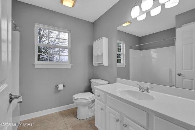 4008 Saddlecreek Ct, Louisville, KY 40245