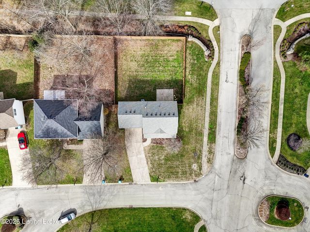 4008 Saddlecreek Ct, Louisville, KY 40245