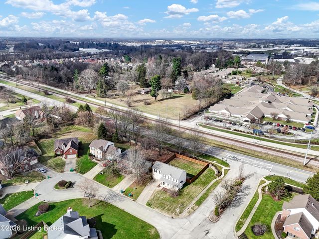 4008 Saddlecreek Ct, Louisville, KY 40245