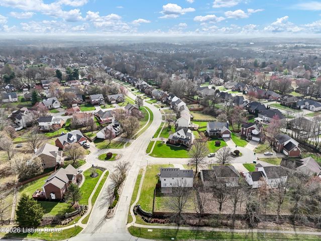 4008 Saddlecreek Ct, Louisville, KY 40245