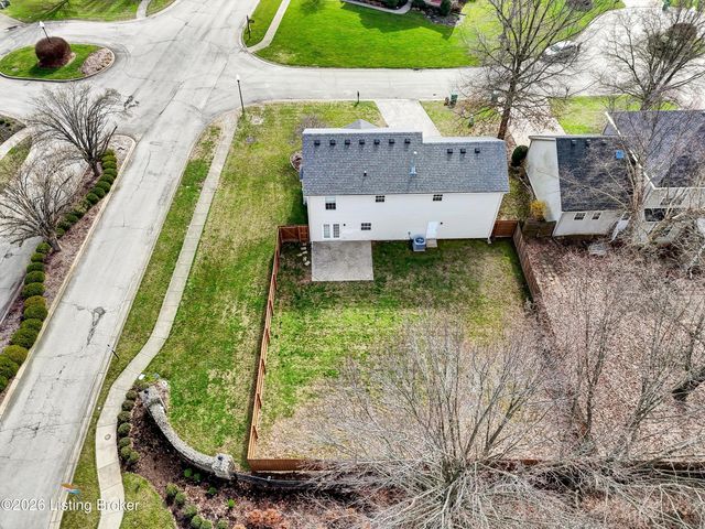 4008 Saddlecreek Ct, Louisville, KY 40245