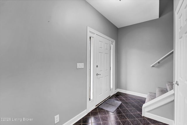 4008 Saddlecreek Ct, Louisville, KY 40245