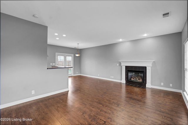 4008 Saddlecreek Ct, Louisville, KY 40245