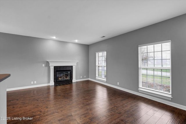 4008 Saddlecreek Ct, Louisville, KY 40245