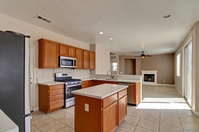 3856 Salt River Ln, Perris, CA 92571