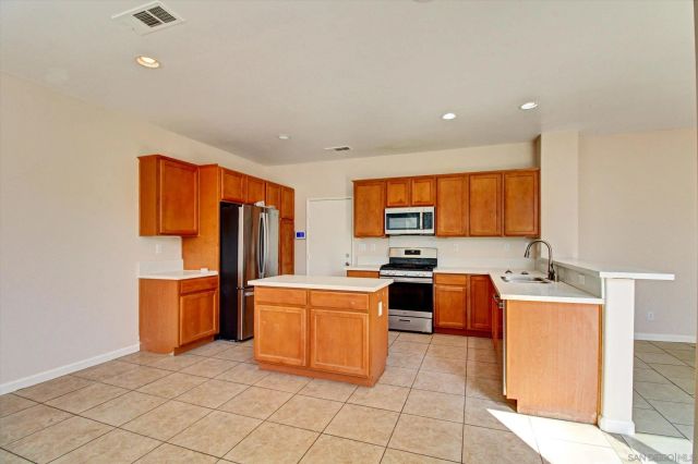 3856 Salt River Ln, Perris, CA 92571