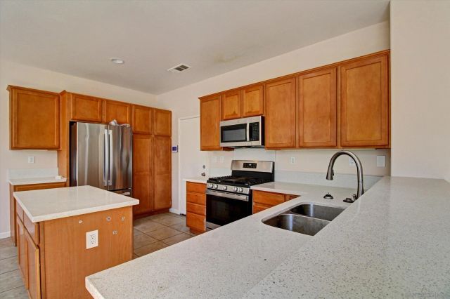 3856 Salt River Ln, Perris, CA 92571