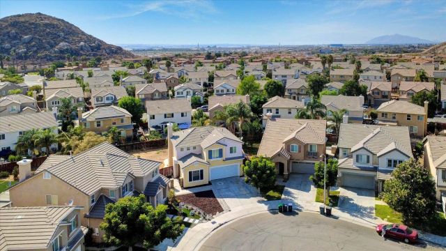 3856 Salt River Ln, Perris, CA 92571