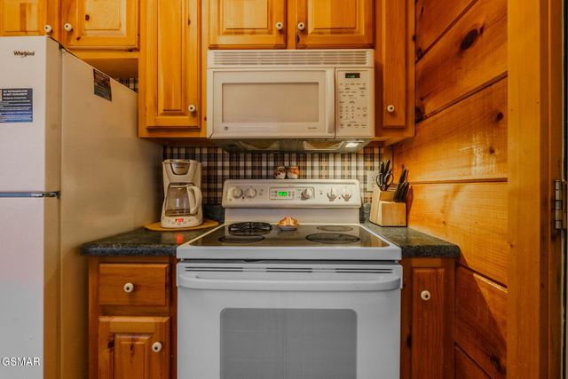 4320 Carolina Cove Way, Pigeon Forge, TN 37863