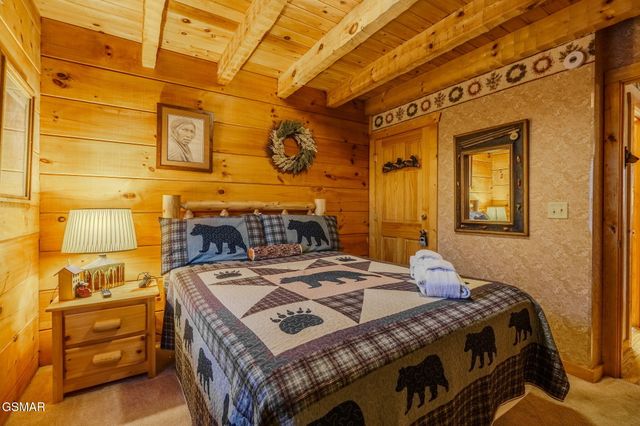 4320 Carolina Cove Way, Pigeon Forge, TN 37863