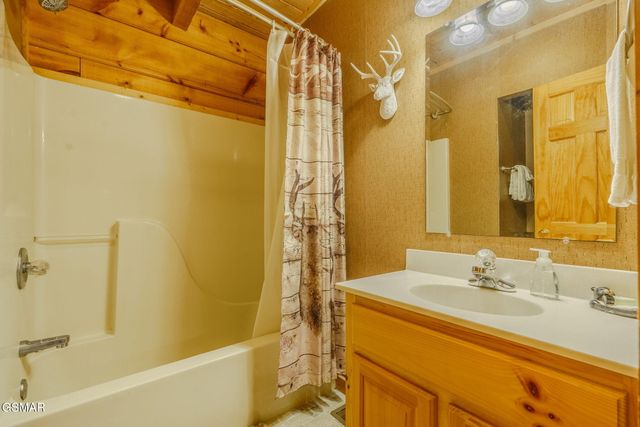 4320 Carolina Cove Way, Pigeon Forge, TN 37863