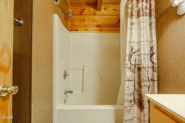 4320 Carolina Cove Way, Pigeon Forge, TN 37863