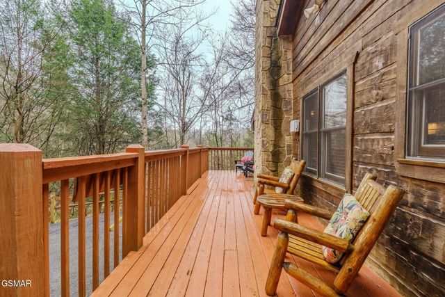 4320 Carolina Cove Way, Pigeon Forge, TN 37863