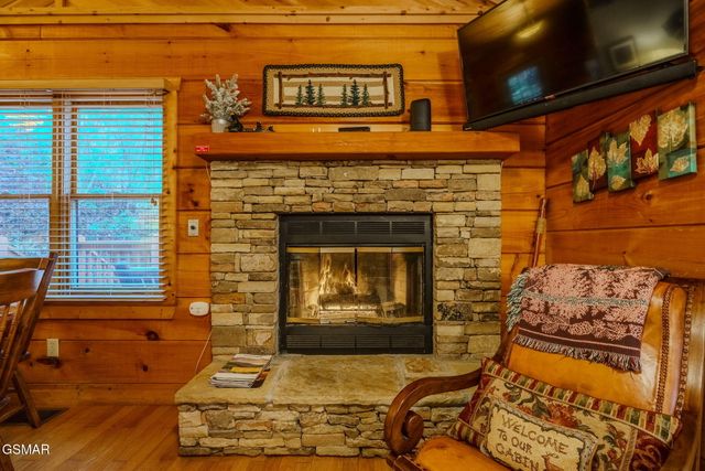 4320 Carolina Cove Way, Pigeon Forge, TN 37863