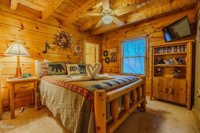 4320 Carolina Cove Way, Pigeon Forge, TN 37863