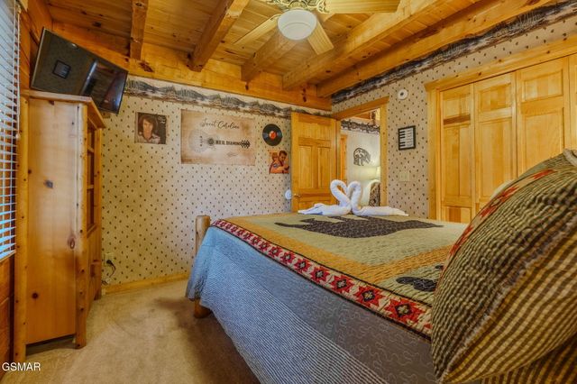 4320 Carolina Cove Way, Pigeon Forge, TN 37863