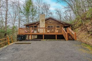 4320 Carolina Cove Way, Pigeon Forge, TN 37863