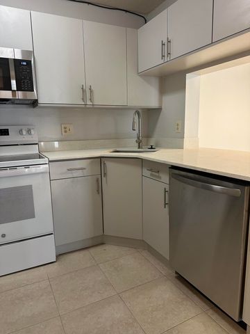 208 Foxtail Drive C2, Greenacres, FL 33415