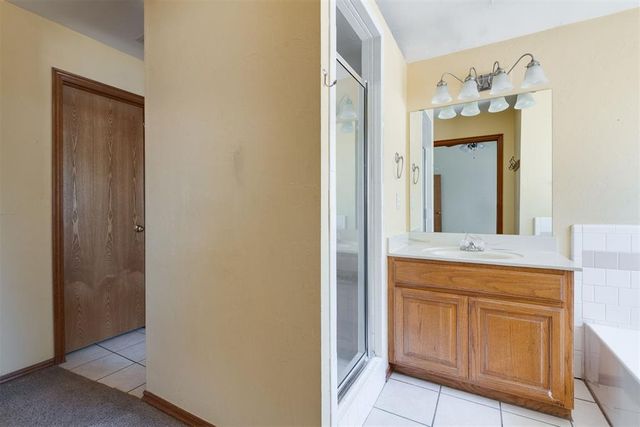 13624 Prairie View Lane, Oklahoma City, OK 73142