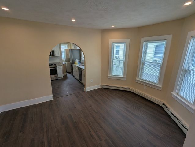 185 Riverside Ave 185, Medford, MA 02155